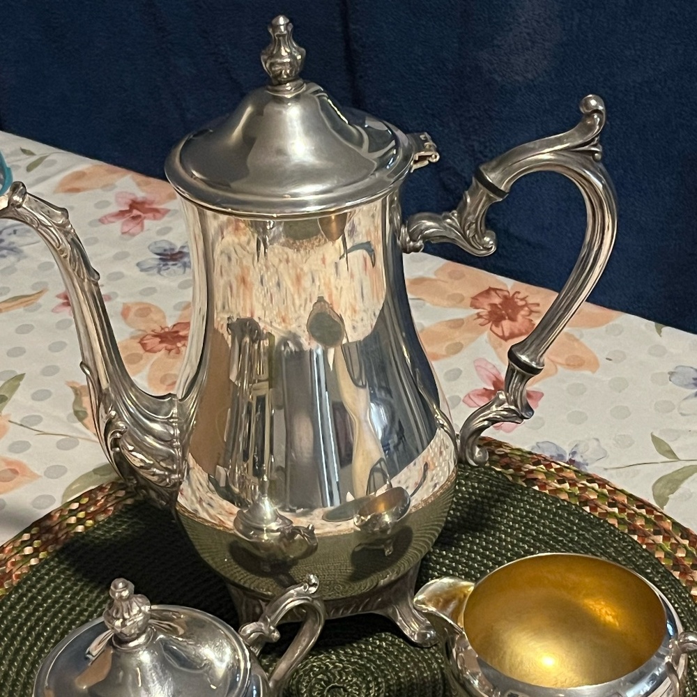 Wm Rogers Finest Quality International Company Silver Teapot, Sugar & Cream